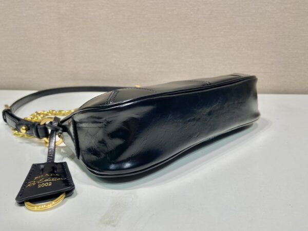 Prada Re-Edition 2002 medium leather shoulder bag