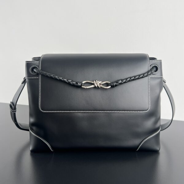 BOTTEGA VENETA Andiamo Messenger