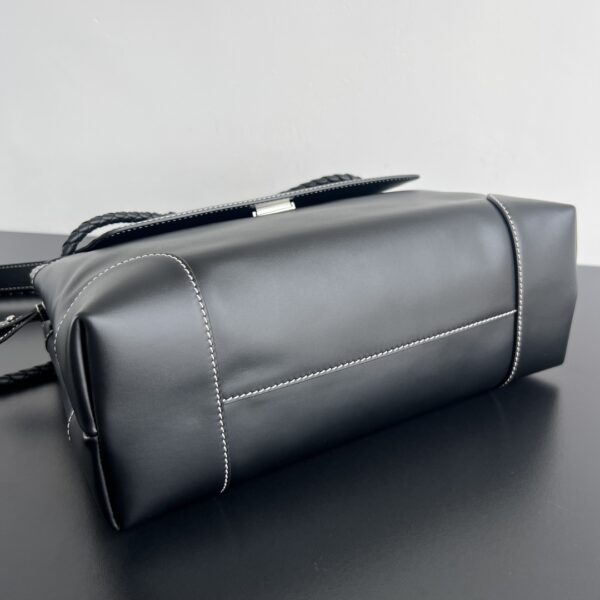 BOTTEGA VENETA Andiamo Messenger