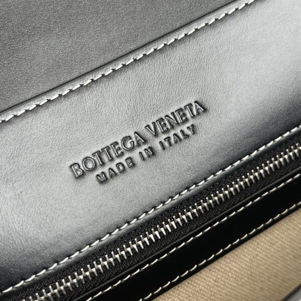 BOTTEGA VENETA Andiamo Messenger