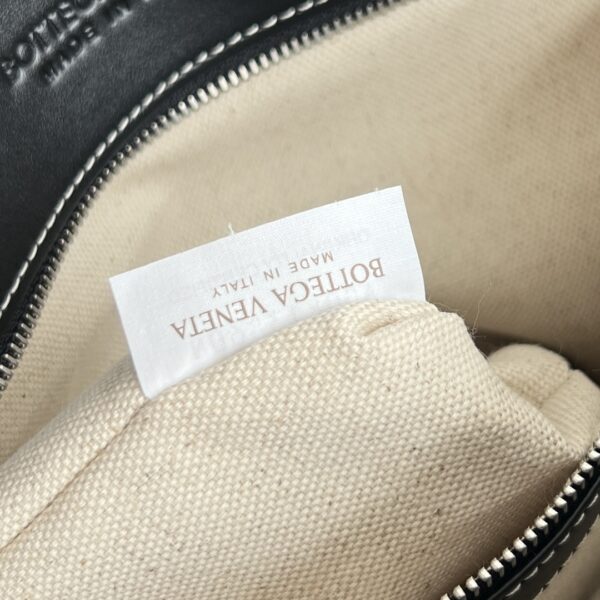 BOTTEGA VENETA Andiamo Messenger