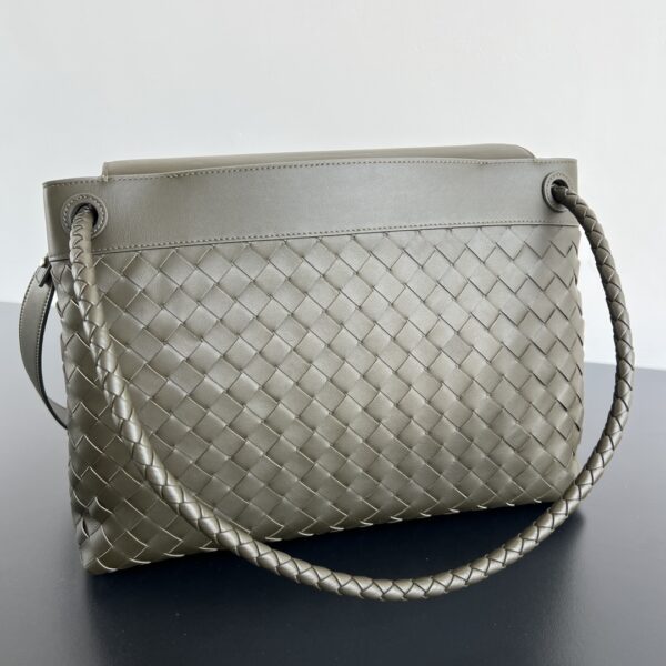 BOTTEGA VENETA Andiamo Messenger
