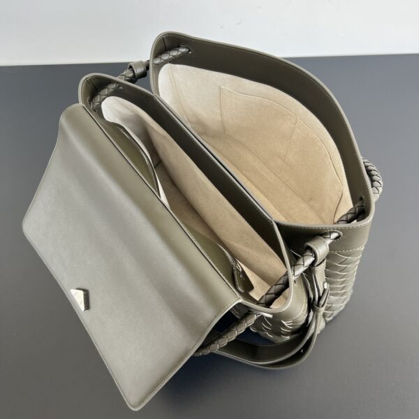 BOTTEGA VENETA Andiamo Messenger