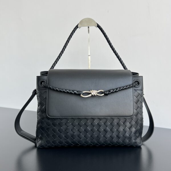 BOTTEGA VENETA Andiamo Messenger