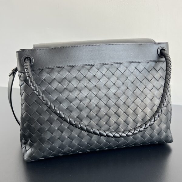 BOTTEGA VENETA Andiamo Messenger