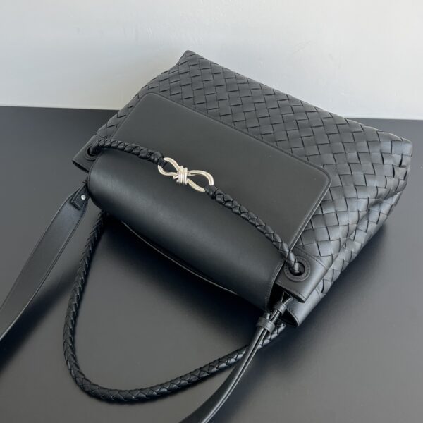 BOTTEGA VENETA Andiamo Messenger