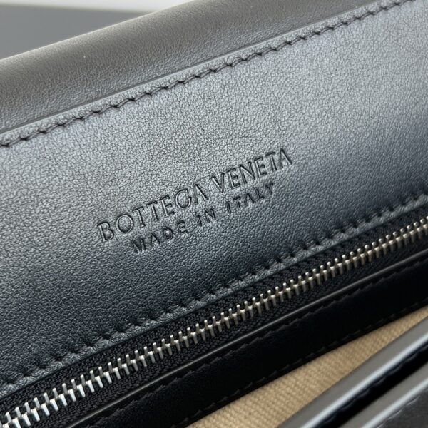 BOTTEGA VENETA Andiamo Messenger