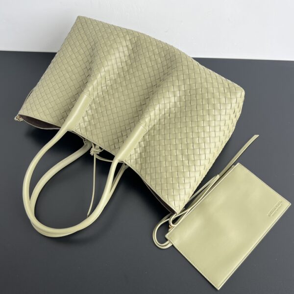 BOTTEGA VENETA Pinacoteca Medium