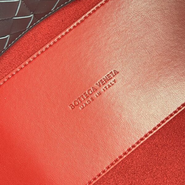 BOTTEGA VENETA Andiamo Medium
