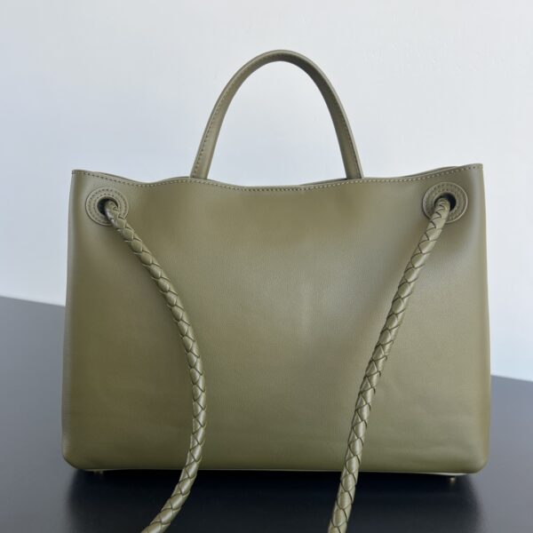 BOTTEGA VENETA Andiamo Medium