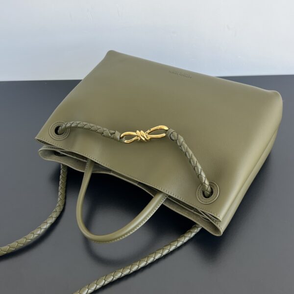 BOTTEGA VENETA Andiamo Medium