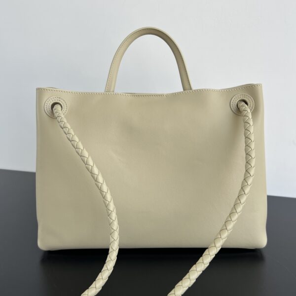 BOTTEGA VENETA Andiamo Medium