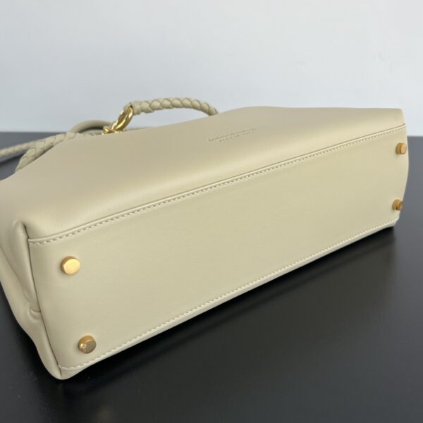 BOTTEGA VENETA Andiamo Medium