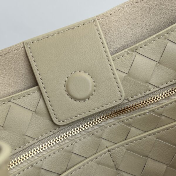 BOTTEGA VENETA Andiamo Medium