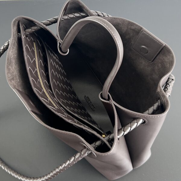 BOTTEGA VENETA Andiamo Medium