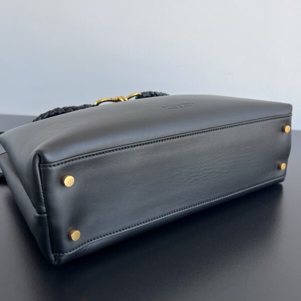 BOTTEGA VENETA Andiamo Medium