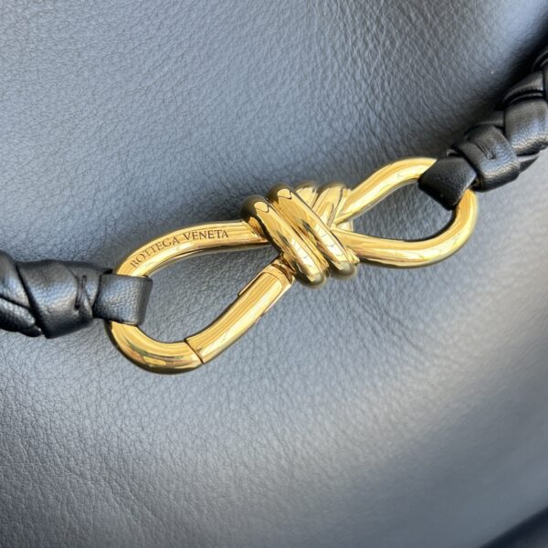 BOTTEGA VENETA Andiamo Medium