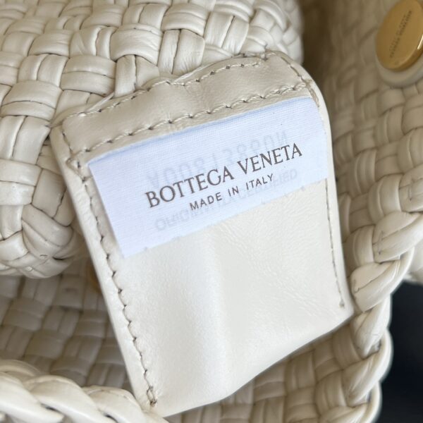 BOTTEGA VENETA Small Tosca