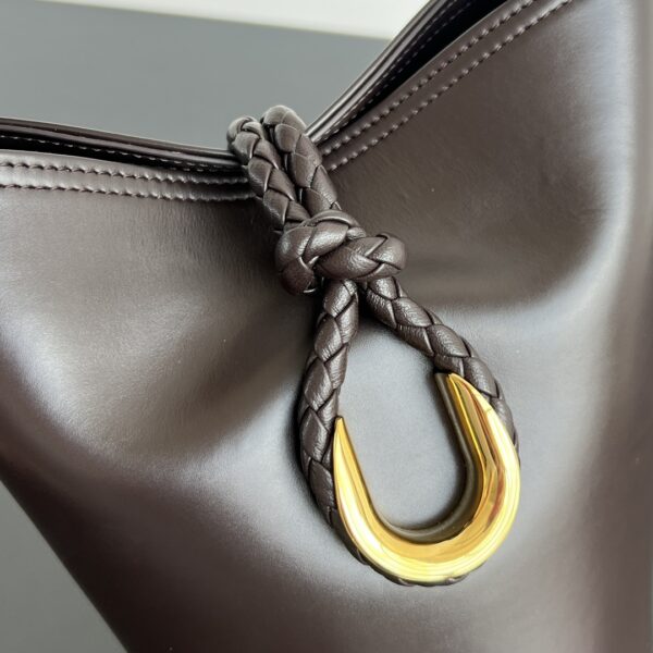 BOTTEGA VENETA Small Liberta Bucket