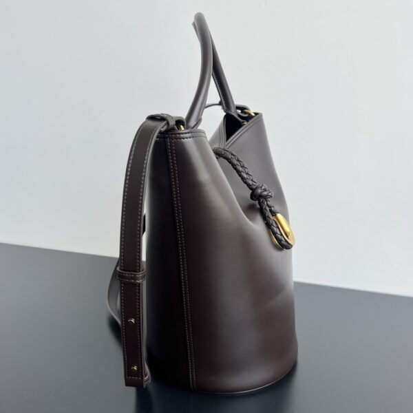 BOTTEGA VENETA Liberta Bucket