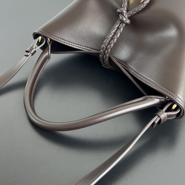 BOTTEGA VENETA Liberta Bucket