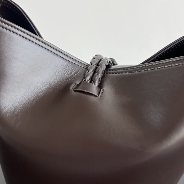 BOTTEGA VENETA Liberta Bucket