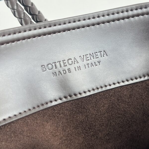 BOTTEGA VENETA Liberta Bucket