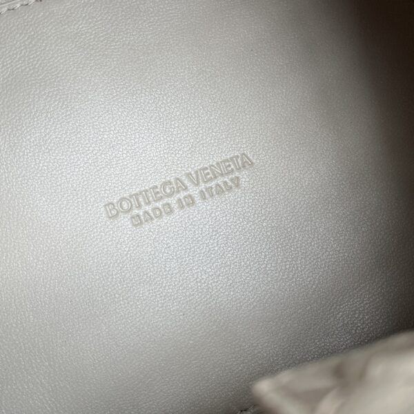 BOTTEGA VENETA Small Parachute