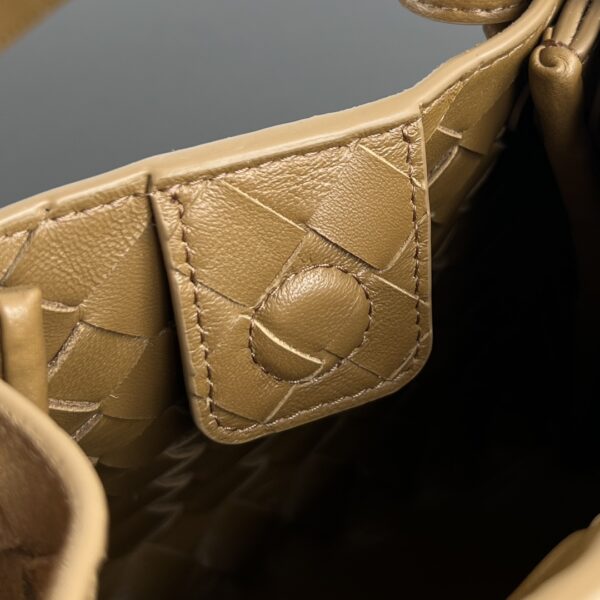 BOTTEGA VENETA Small Parachute