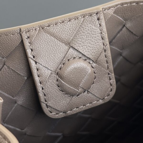 BOTTEGA VENETA Small Parachute