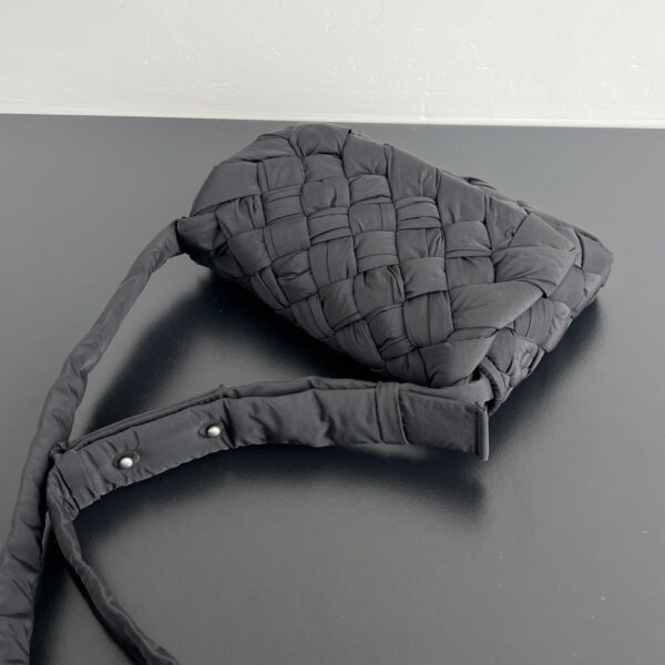 BOTTEGA VENETA Small Rumple Messenger