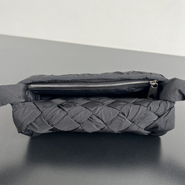 BOTTEGA VENETA Small Rumple Messenger