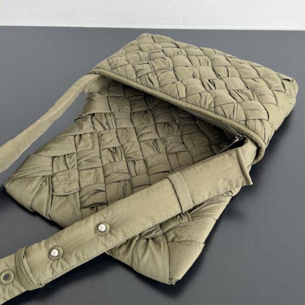 BOTTEGA VENETA Small Rumple Messenger