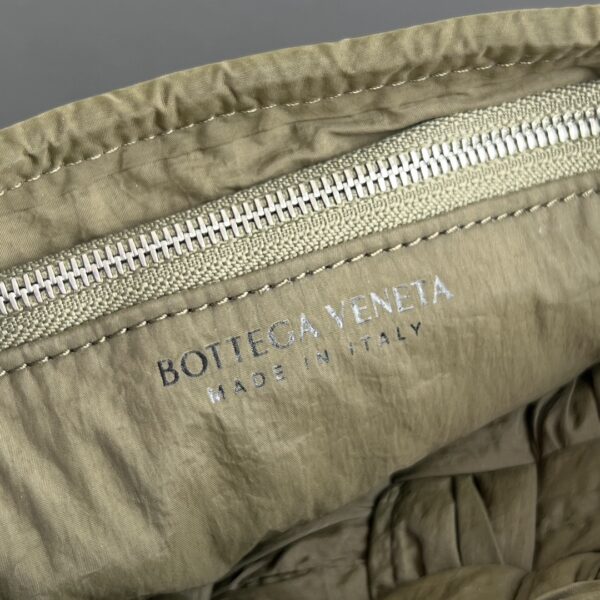 BOTTEGA VENETA Small Rumple Messenger