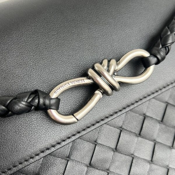 BOTTEGA VENETA Small Andiamo Messenger