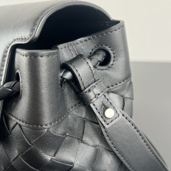 BOTTEGA VENETA Small Andiamo Messenger