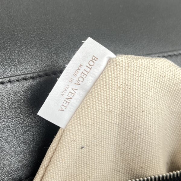 BOTTEGA VENETA Small Andiamo Messenger