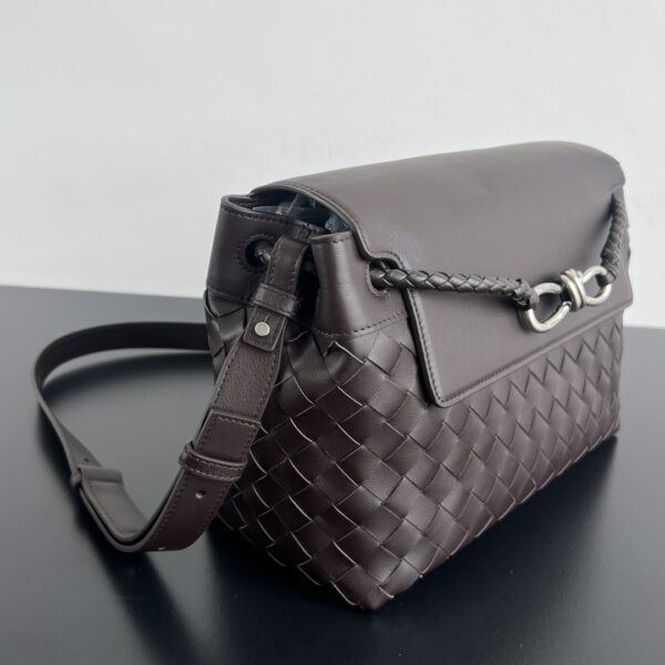 BOTTEGA VENETA Small Andiamo Messenger