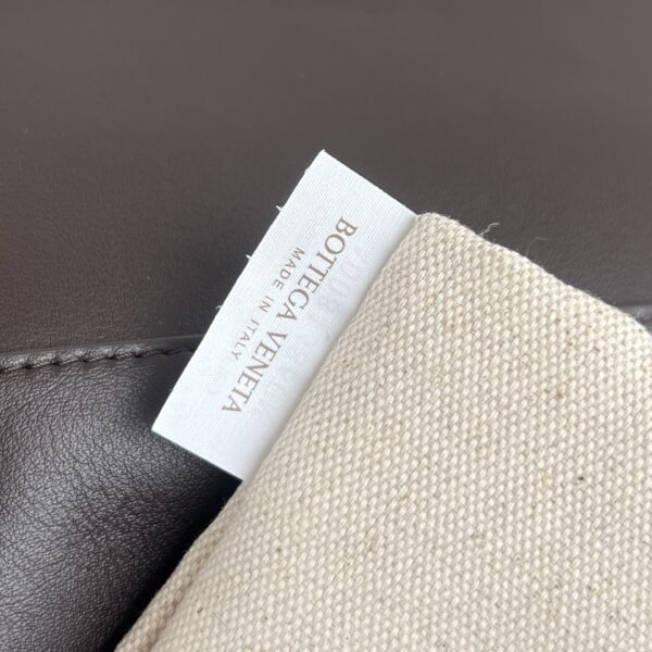 BOTTEGA VENETA Small Andiamo Messenger