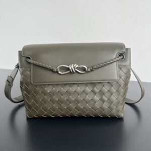 BOTTEGA VENETA Small Andiamo Messenger