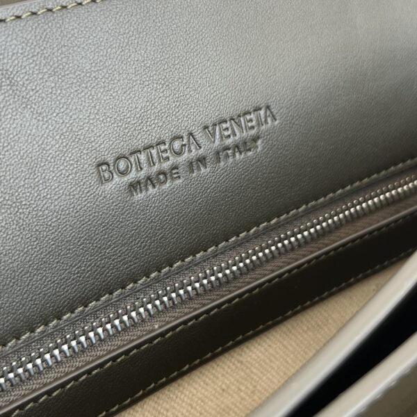 BOTTEGA VENETA Large Andiamo Messenger