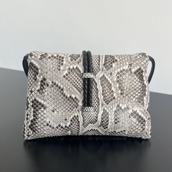 BOTTEGA VENETA Small Liberta