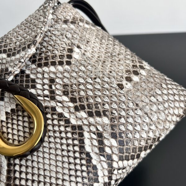 BOTTEGA VENETA Small Liberta