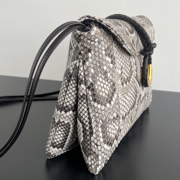 BOTTEGA VENETA Liberta