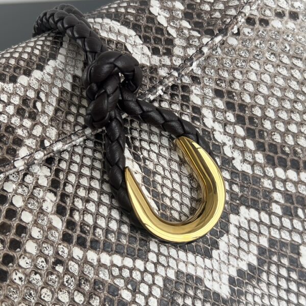 BOTTEGA VENETA Liberta
