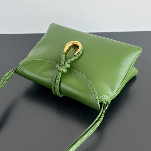 BOTTEGA VENETA Small Liberta