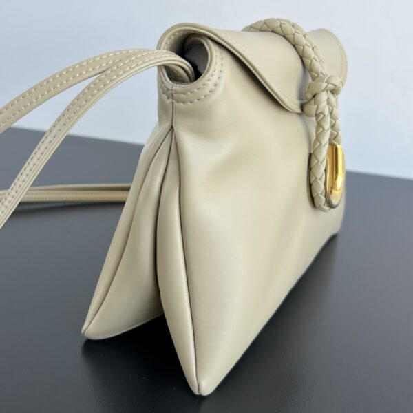 BOTTEGA VENETA Small Liberta