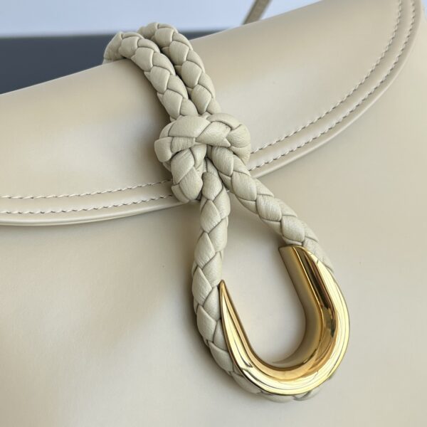 BOTTEGA VENETA Small Liberta
