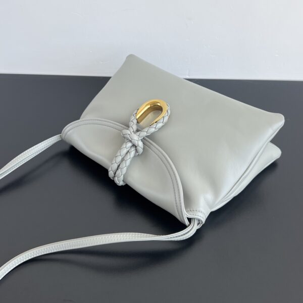 BOTTEGA VENETA Small Liberta