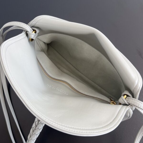 BOTTEGA VENETA Small Liberta